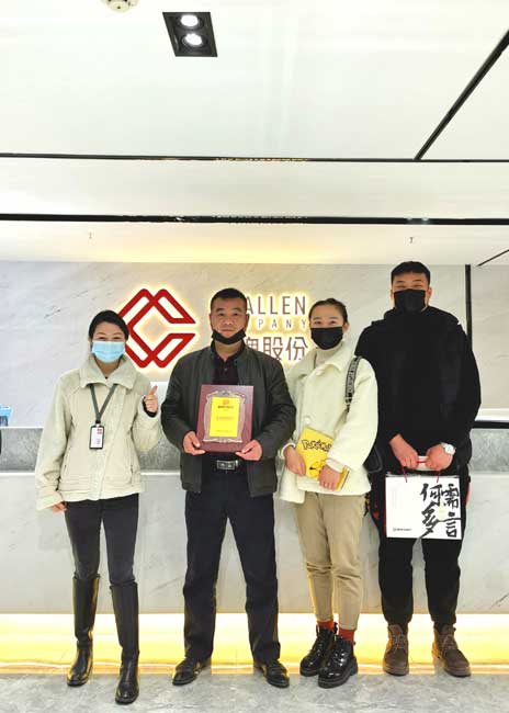 湖南瀏陽的李老板簽約加盟帽牌貨冒菜