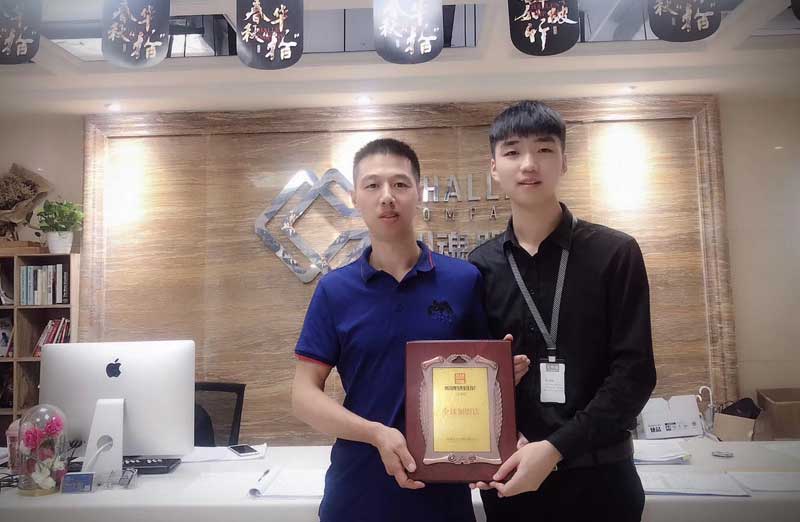 重慶的熊先生成功加盟帽牌貨冒菜