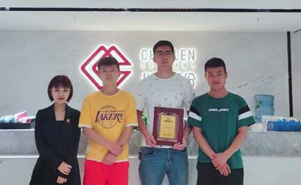 向先生提議開(kāi)家帽牌貨冒菜加盟店