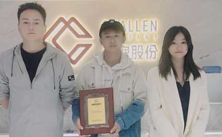 成都的周先生簽約加盟帽牌貨冒菜