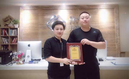 新疆哈密的何先生成功與帽牌貨冒菜簽約