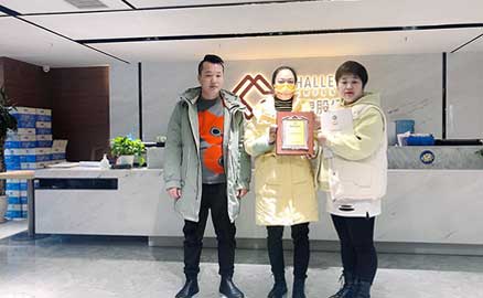 重慶的周女士一直在關(guān)注帽牌貨品牌