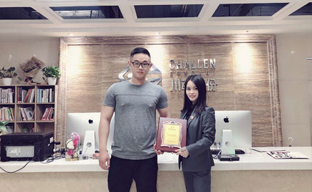 安徽蚌埠的鈕先生成功與帽牌貨冒菜簽約