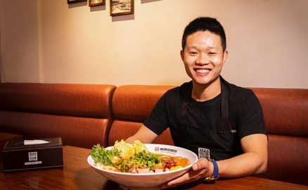 對話企業(yè)家專訪：部隊歸來的“帽牌”美食家