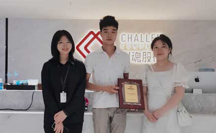 四川宜賓的童先生簽約加盟帽牌貨冒菜