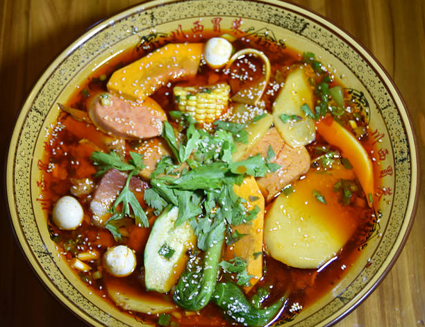 1704174090162275.png 干拌冒菜和麻辣香鍋的區(qū)別在哪