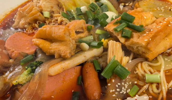 1734487387798957.png 冒菜店怎樣運(yùn)營才能保持高客流量呢