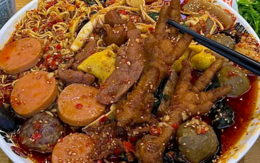 1734592919111460.png 冒菜是如何發(fā)展起來的